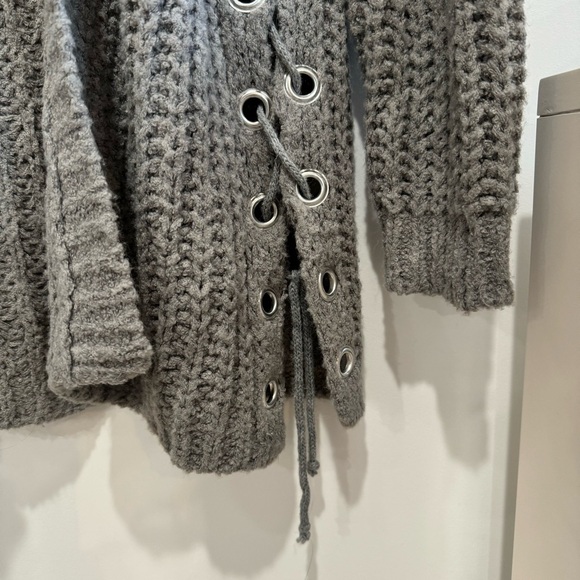 Chunky Oversized Gray Knit Cardigan - Picture 4 of 6